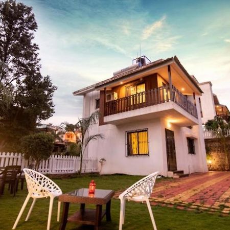 Paramount 3 Ac Bedrooms Hall Garden With Lake View Панчгани Екстериор снимка