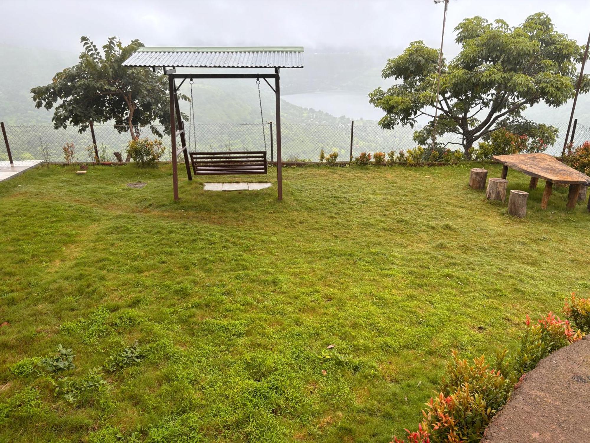 Paramount 3 Ac Bedrooms Hall Garden With Lake View Панчгани Екстериор снимка