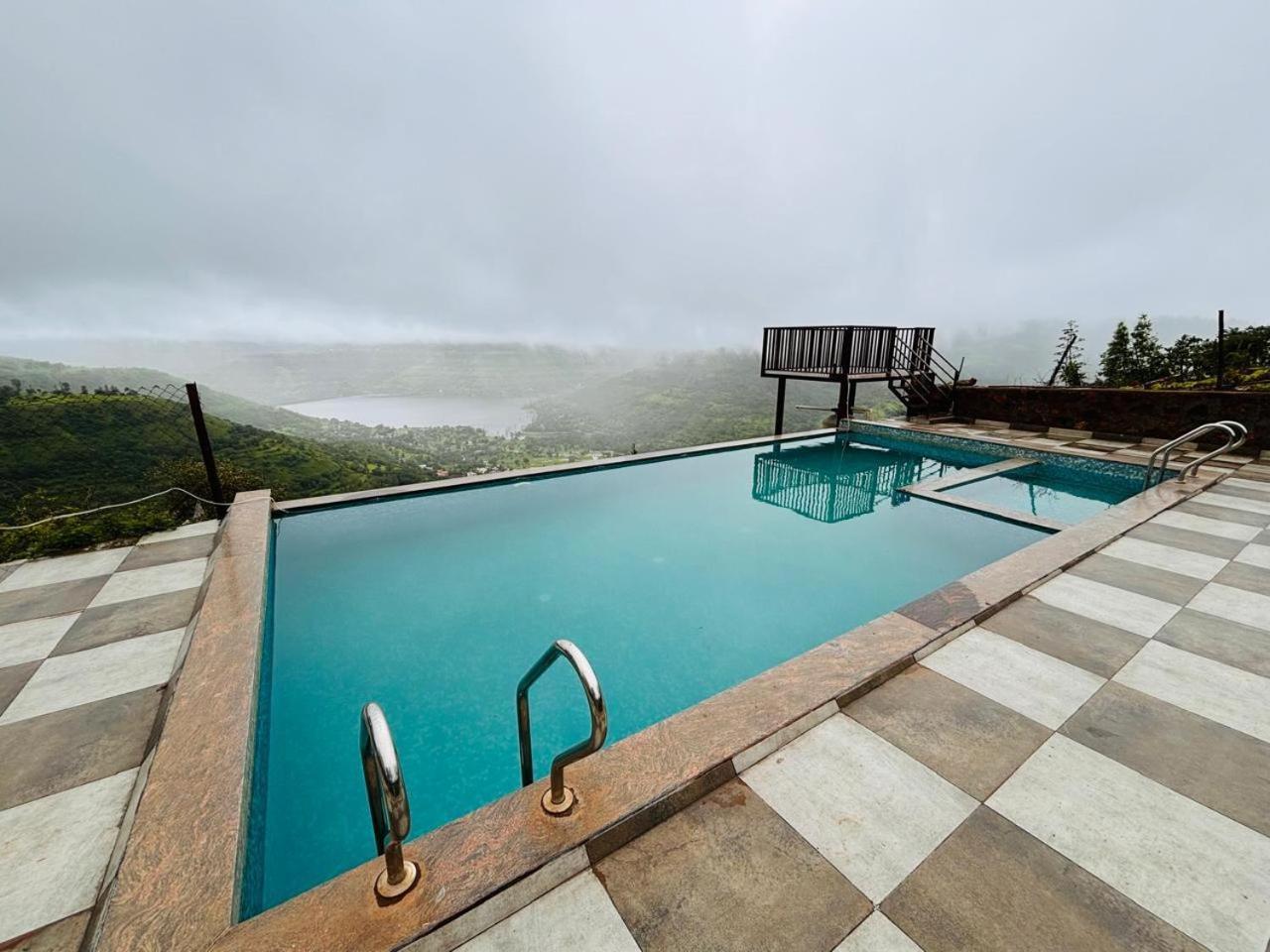Paramount 3 Ac Bedrooms Hall Garden With Lake View Панчгани Екстериор снимка