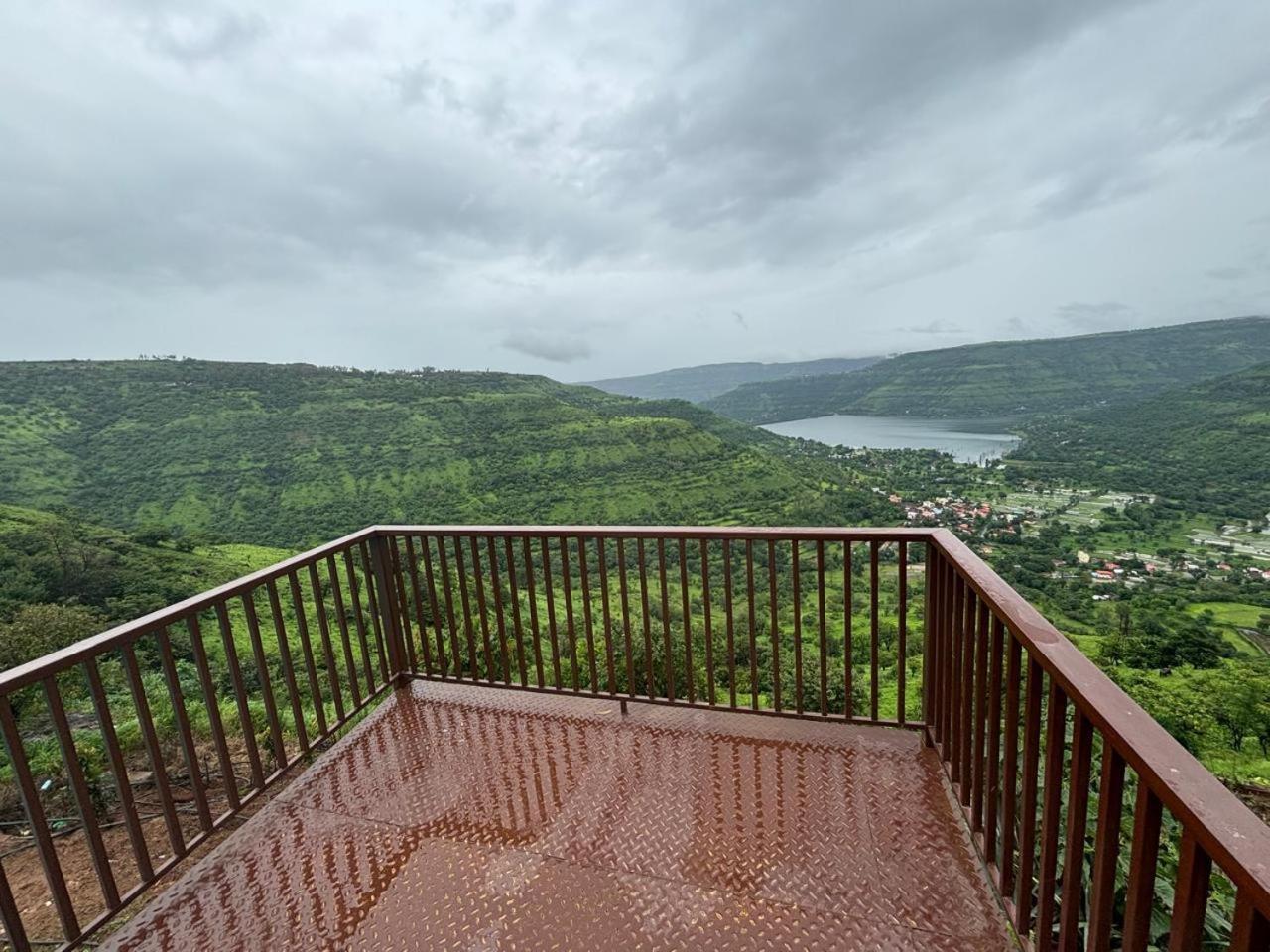 Paramount 3 Ac Bedrooms Hall Garden With Lake View Панчгани Екстериор снимка