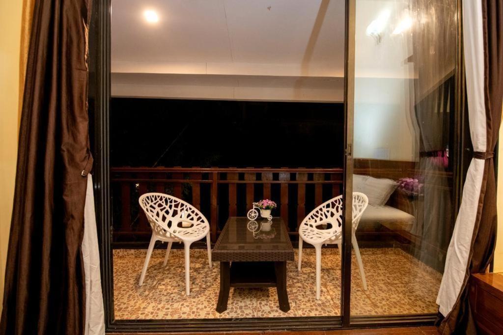 Paramount 3 Ac Bedrooms Hall Garden With Lake View Панчгани Екстериор снимка