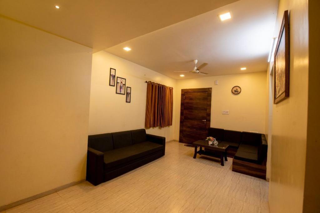 Paramount 3 Ac Bedrooms Hall Garden With Lake View Панчгани Екстериор снимка