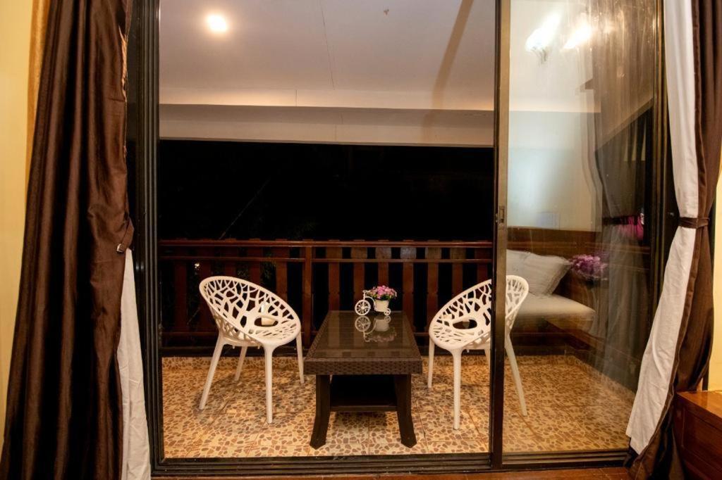 Paramount 3 Ac Bedrooms Hall Garden With Lake View Панчгани Екстериор снимка