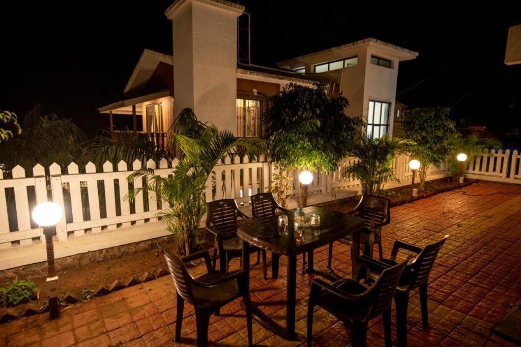Paramount 3 Ac Bedrooms Hall Garden With Lake View Панчгани Екстериор снимка