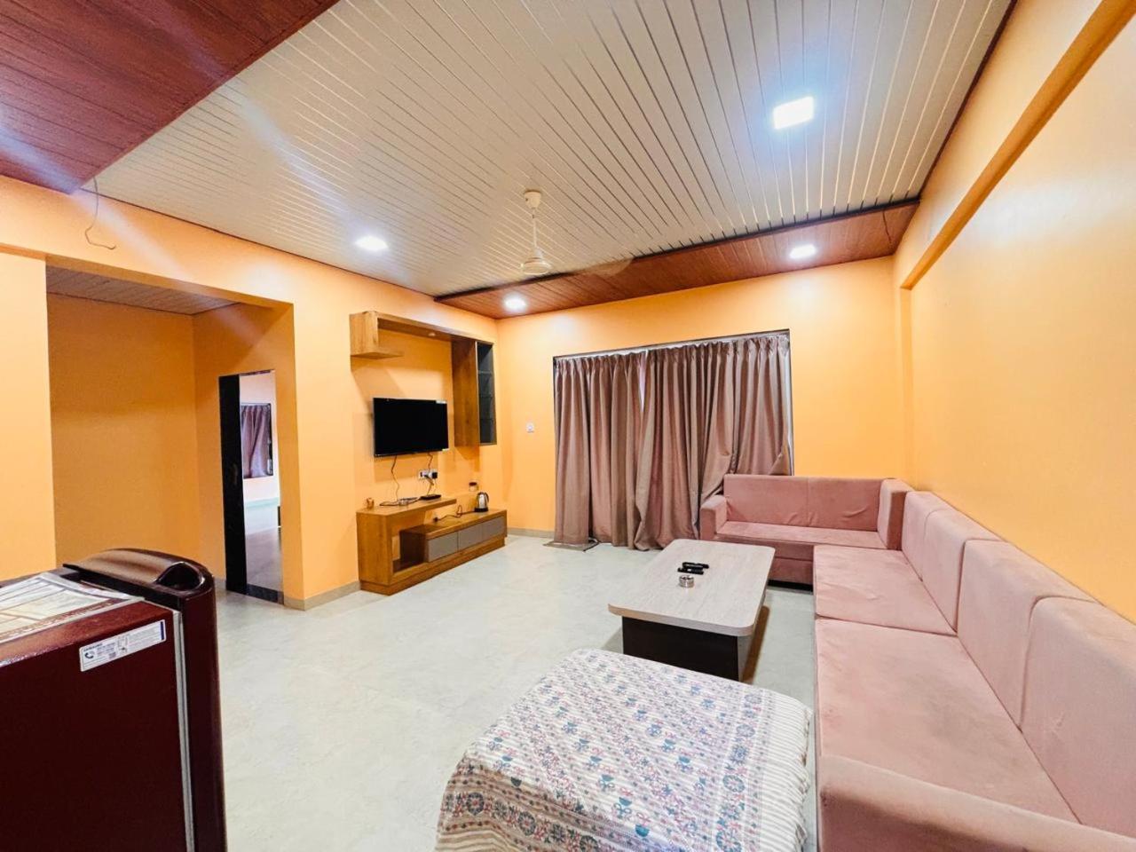 Paramount 3 Ac Bedrooms Hall Garden With Lake View Панчгани Екстериор снимка