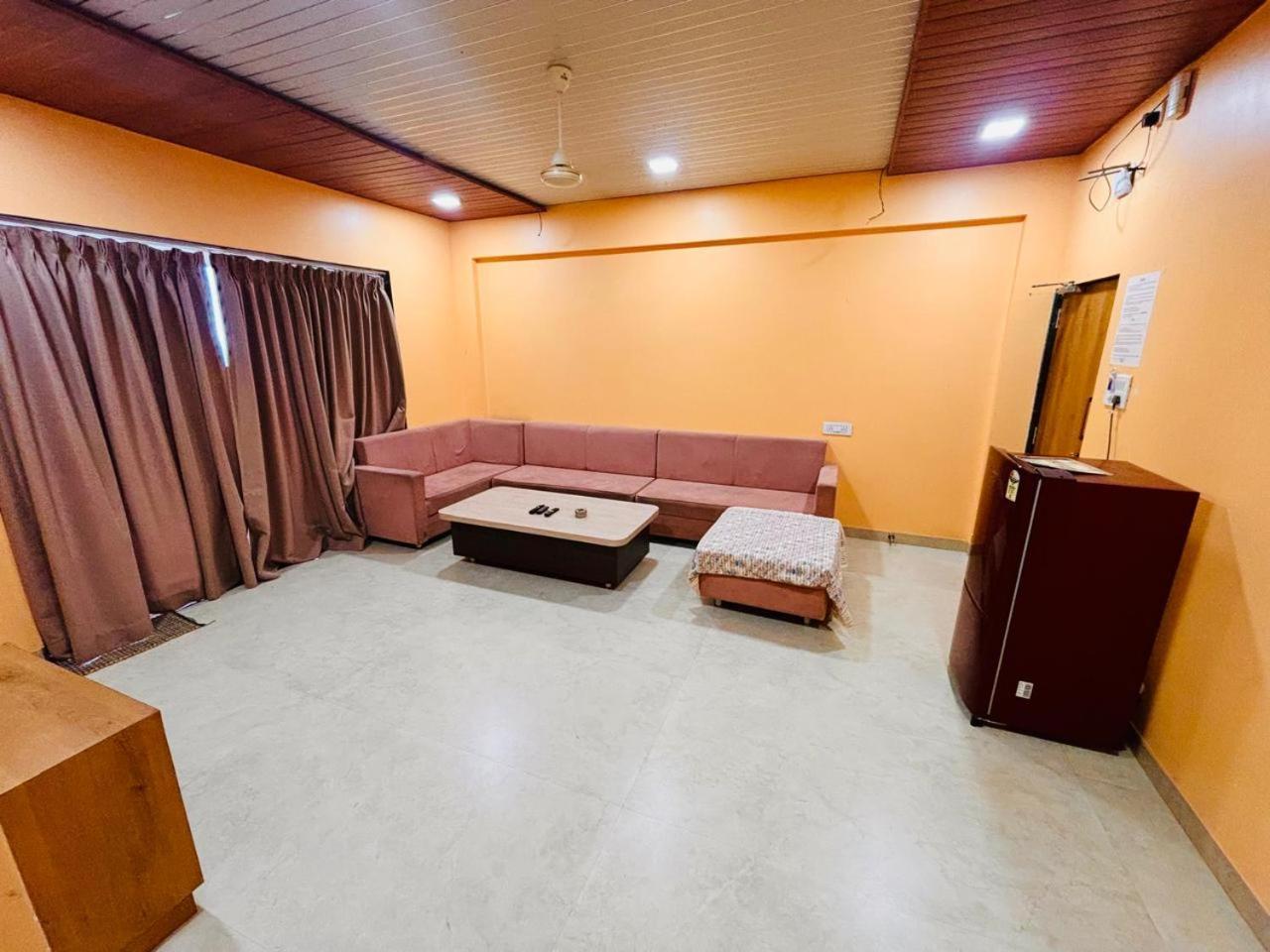 Paramount 3 Ac Bedrooms Hall Garden With Lake View Панчгани Екстериор снимка