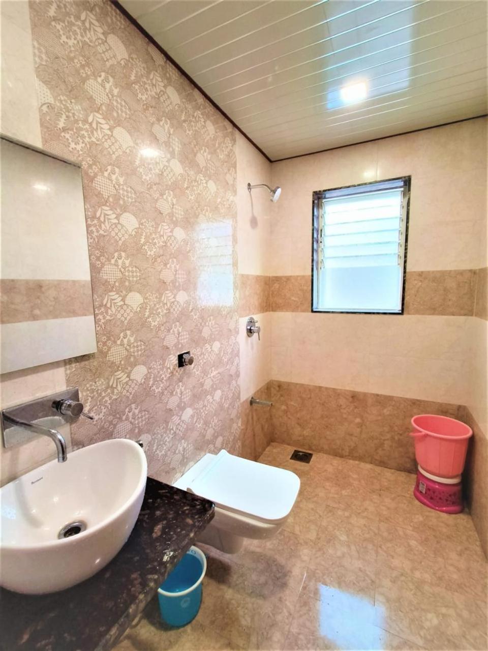 Paramount 3 Ac Bedrooms Hall Garden With Lake View Панчгани Екстериор снимка